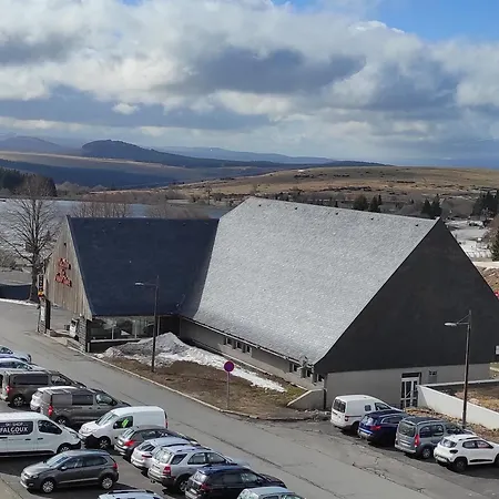 Spacieux Au Pied Des Pistes à - Fr-1-814-87 *