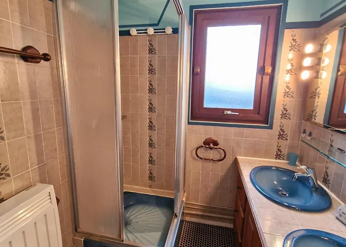 Spacieux Au Pied Des Pistes à - Fr-1-814-87