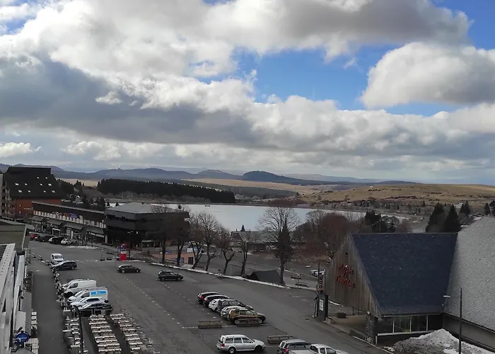 Spacieux Au Pied Des Pistes à - Fr-1-814-87 * Super-Besse